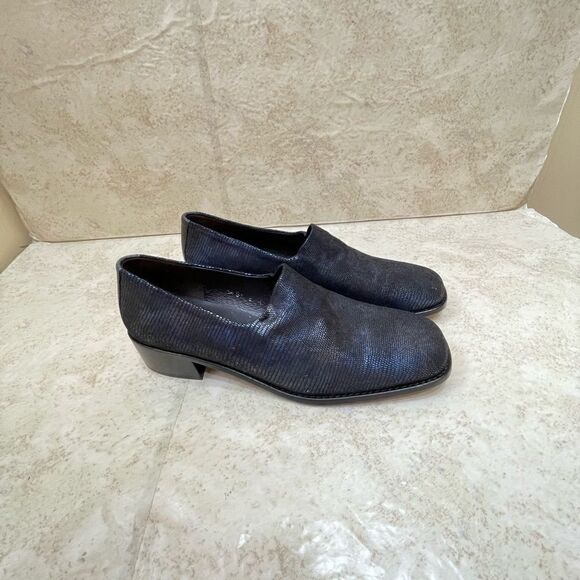 NEW WITHOUT TAGS DONALD J PLINER LOAFERS IN NAVY BLUE EMBOSSED LEATHER - Picture 1 of 7